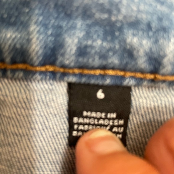 Joe Fresh Blue Jean Shorts Classic Fit/ longer style denim shorts - Picture 4 of 5